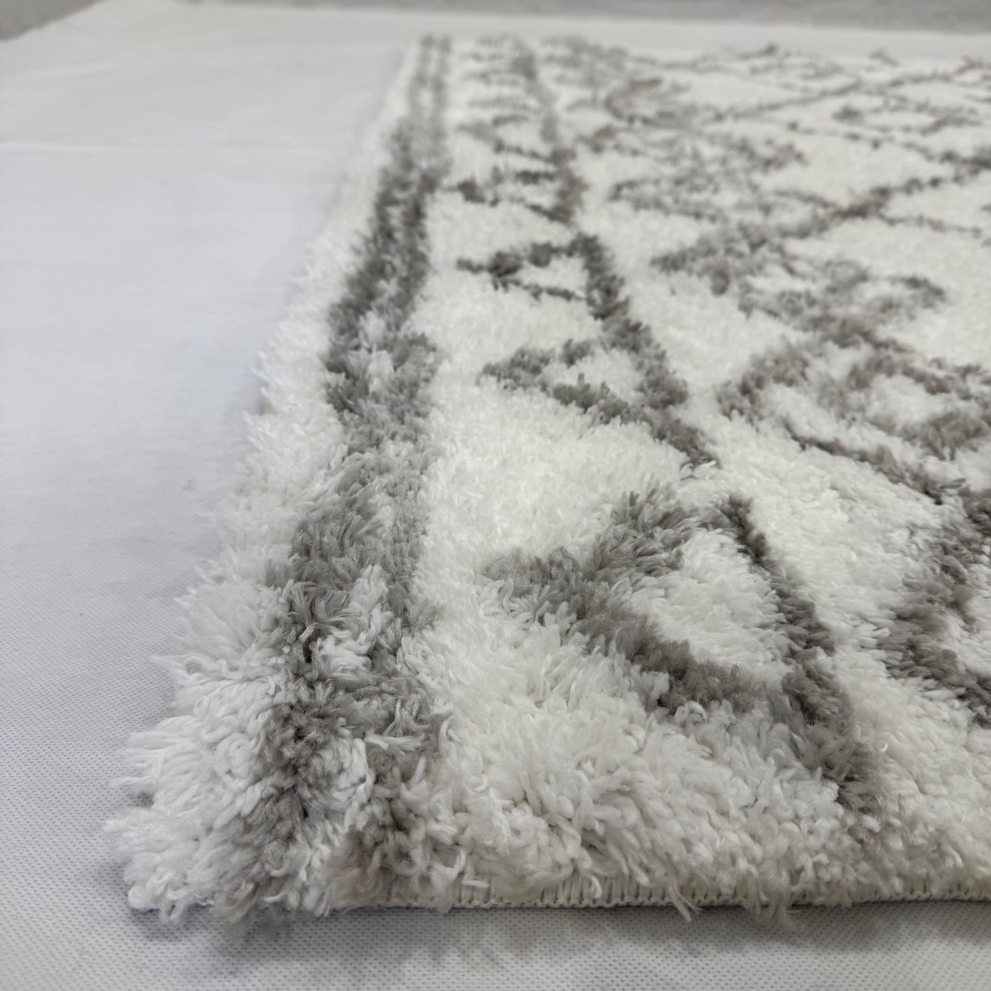 6ft x 9ft Shaggy Persian Rug - Koshani Puffy, Geometric Design, Soft Synthetic Wool
