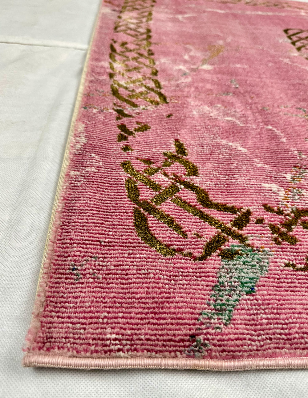 Elegant Pink Turkish Venus Maracan Area Rug - 4 ft x 6 ft - Gold Accented Modern Design