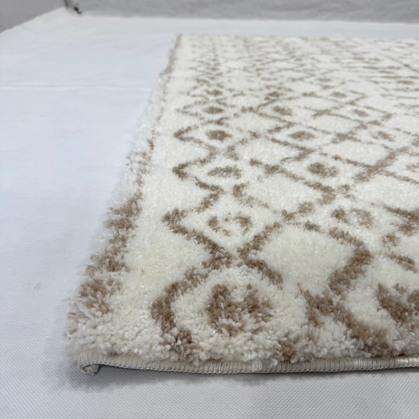 5ft x 8ft Shaggy Persian Rug - Koshani Puffy Design, Soft Synthetic Wool, Neutral Color