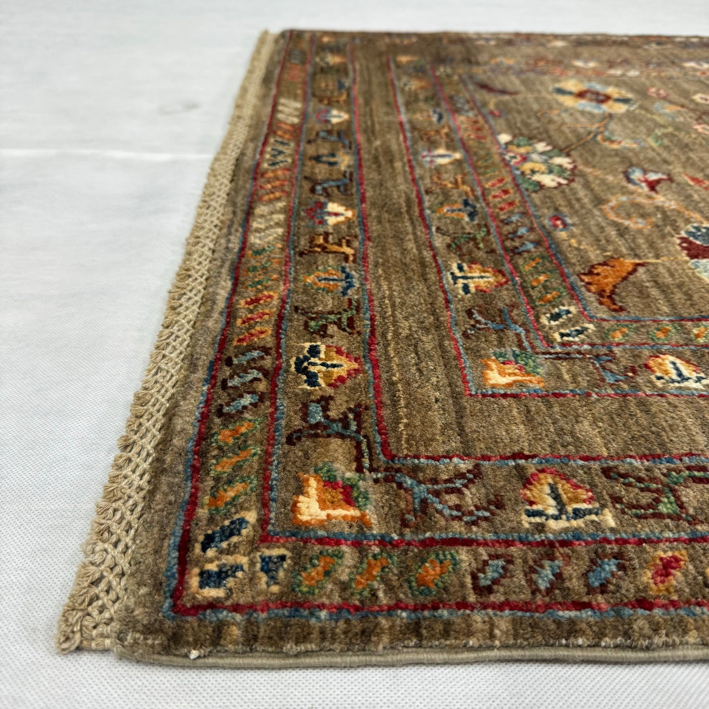 Luxurious Chobi Handmade Wool Rug - 3ft x 5ft - Timeless Elegance in Earthy Tones