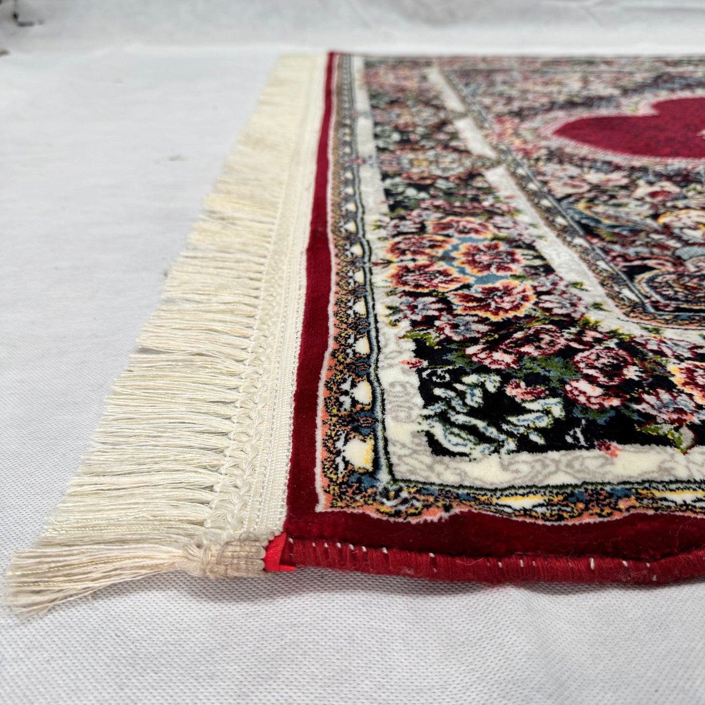 4 ft x 6 ft Persian Rug - Shiraz Majesty Collection - 1000 Reeds - Red & Black Floral Medallion