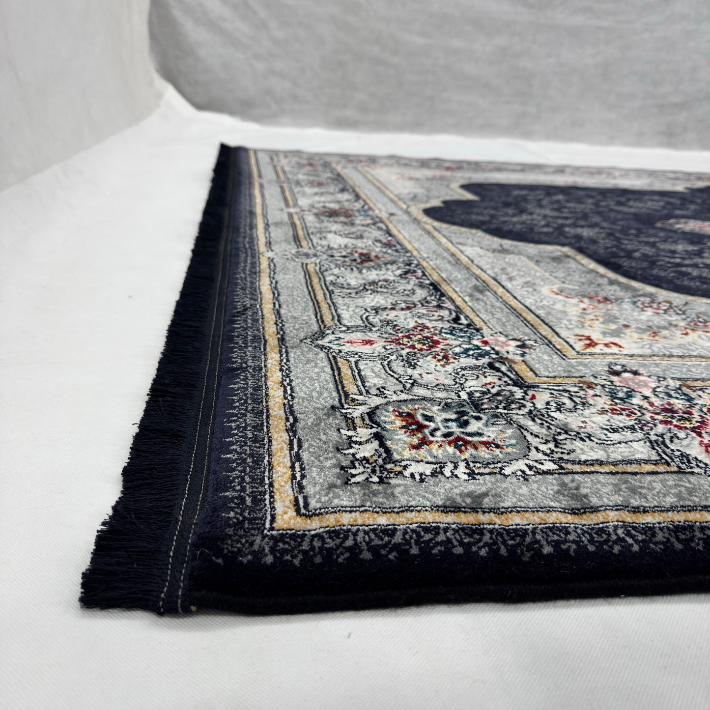 7 ft x 10 ft Black Persian 700 Reed Acrylic Rug, Nain Medallion Carpet