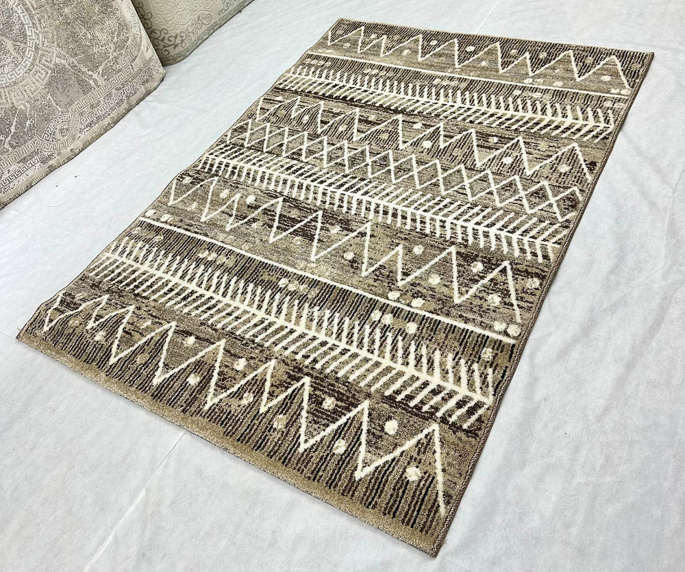 Modern Brown and White Persian Area Rug - 5 ft x 8 ft - 500 Reeds Guardian Collection