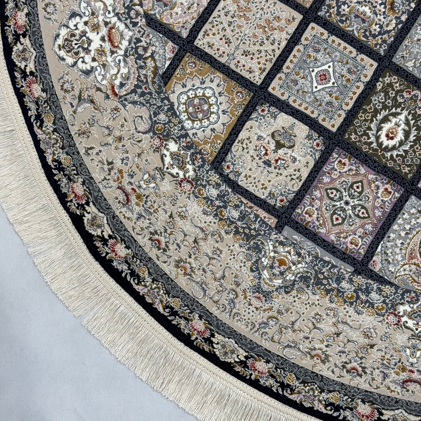 5 ft x 5 ft Persian Round Rug – Miniature by Pars Nagsh Kashan – 1500 Reeds – Floral Design