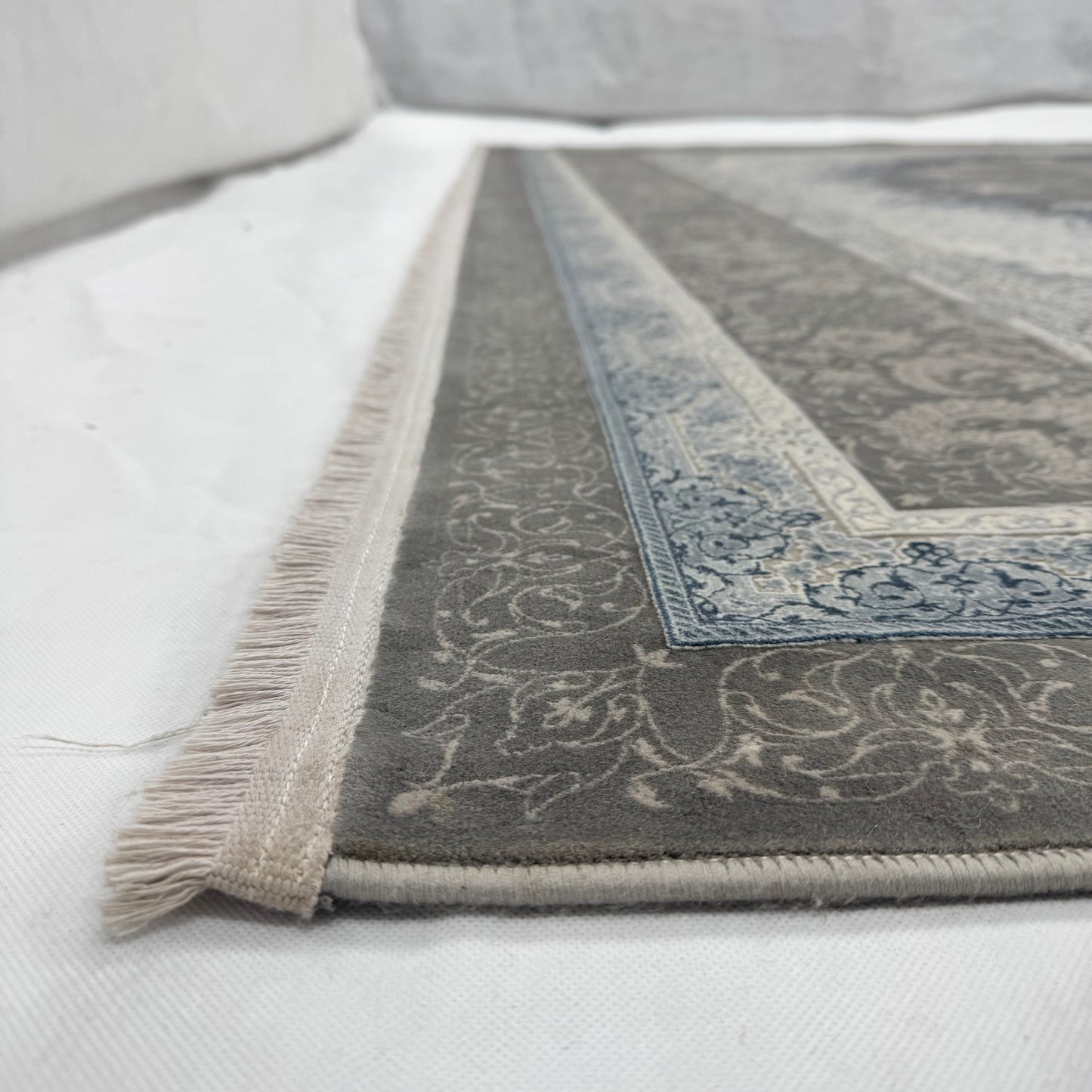 Persian Beheshti Rug – Bamboo Silk – 10×13 ft – 1500 Reeds – Silver Grey