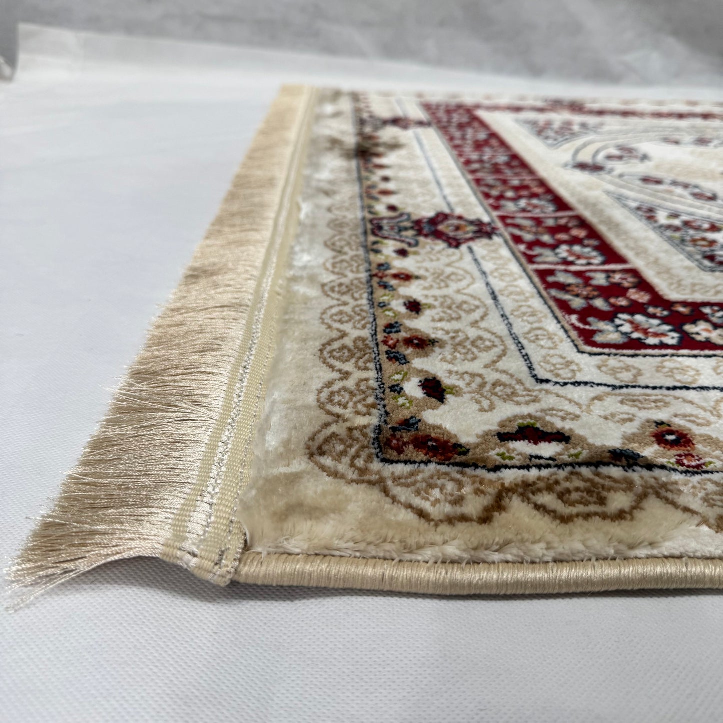 Turkish Rug - Golden Mirage Collection - Beige & Maroon Medallion Elegance