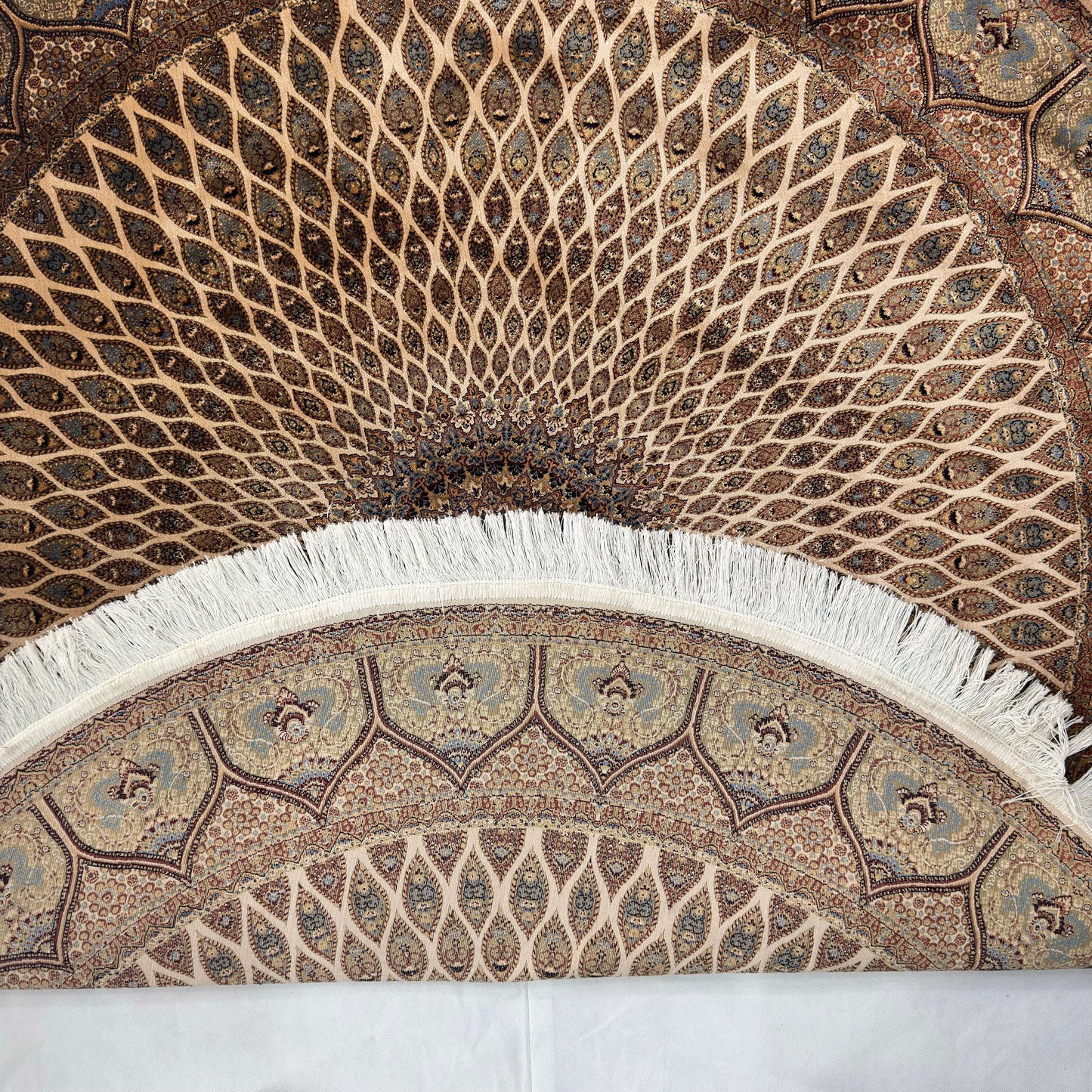 Persian Silk Round Rug | Pure Silk Abresham | 5 ft x 5 ft | 1600 Reeds