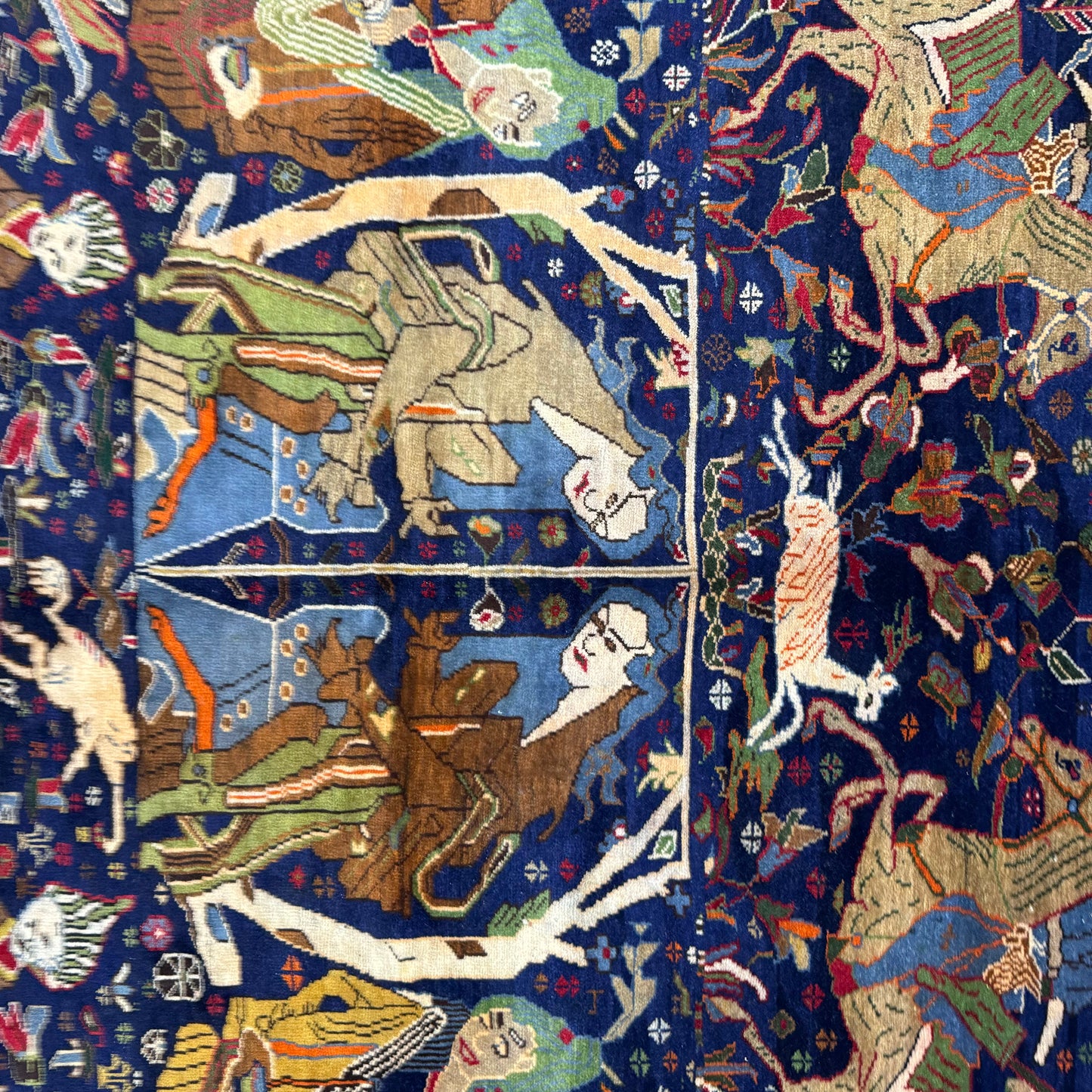 Exquisite Shamsabad Persian Shikargah Handmade Rug - 6 ft x 9.5 ft - Unique Hunting Scene Design