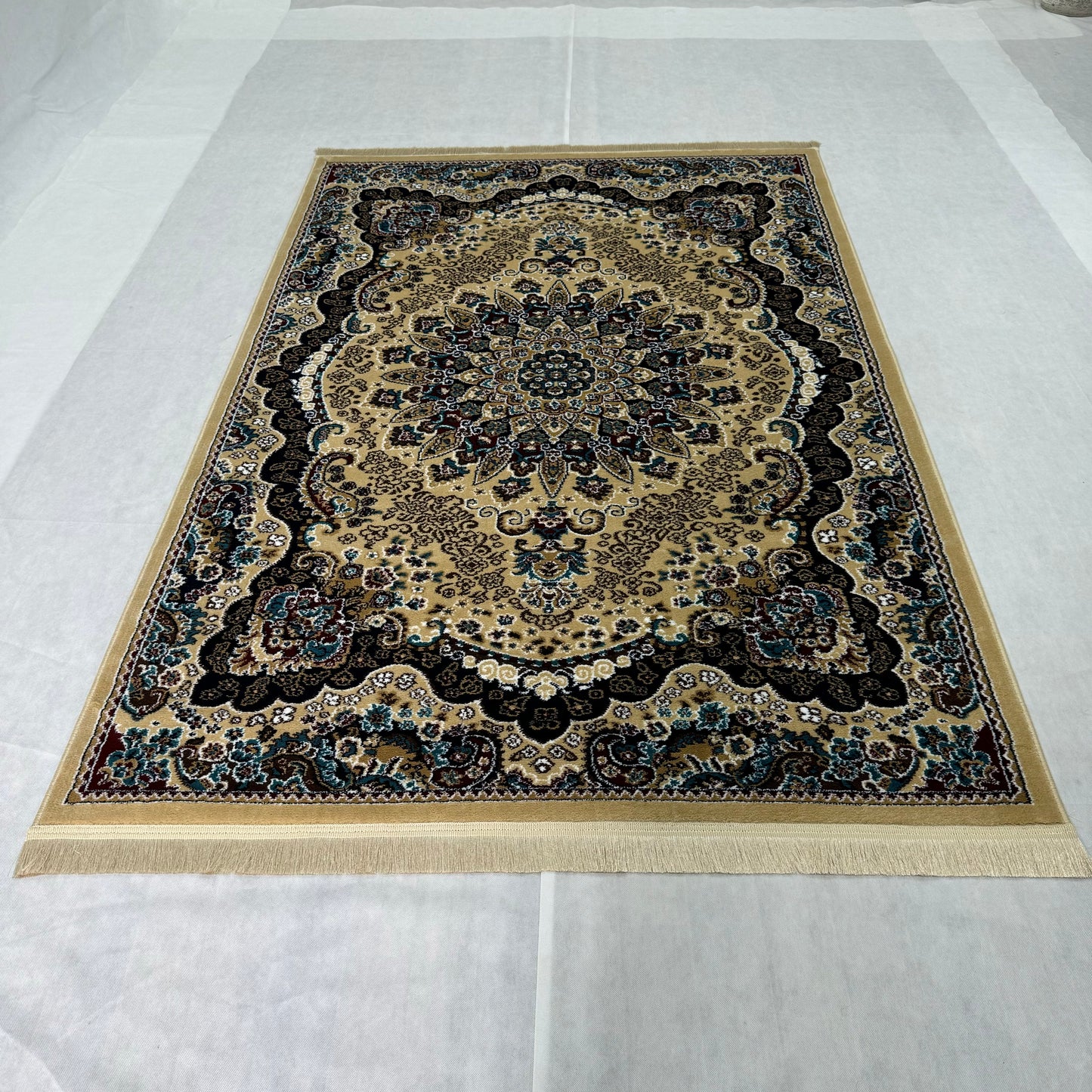 Luxurious Turkish Persia Area Rug - Size 5 ft x 8 ft, Traditional Elegance