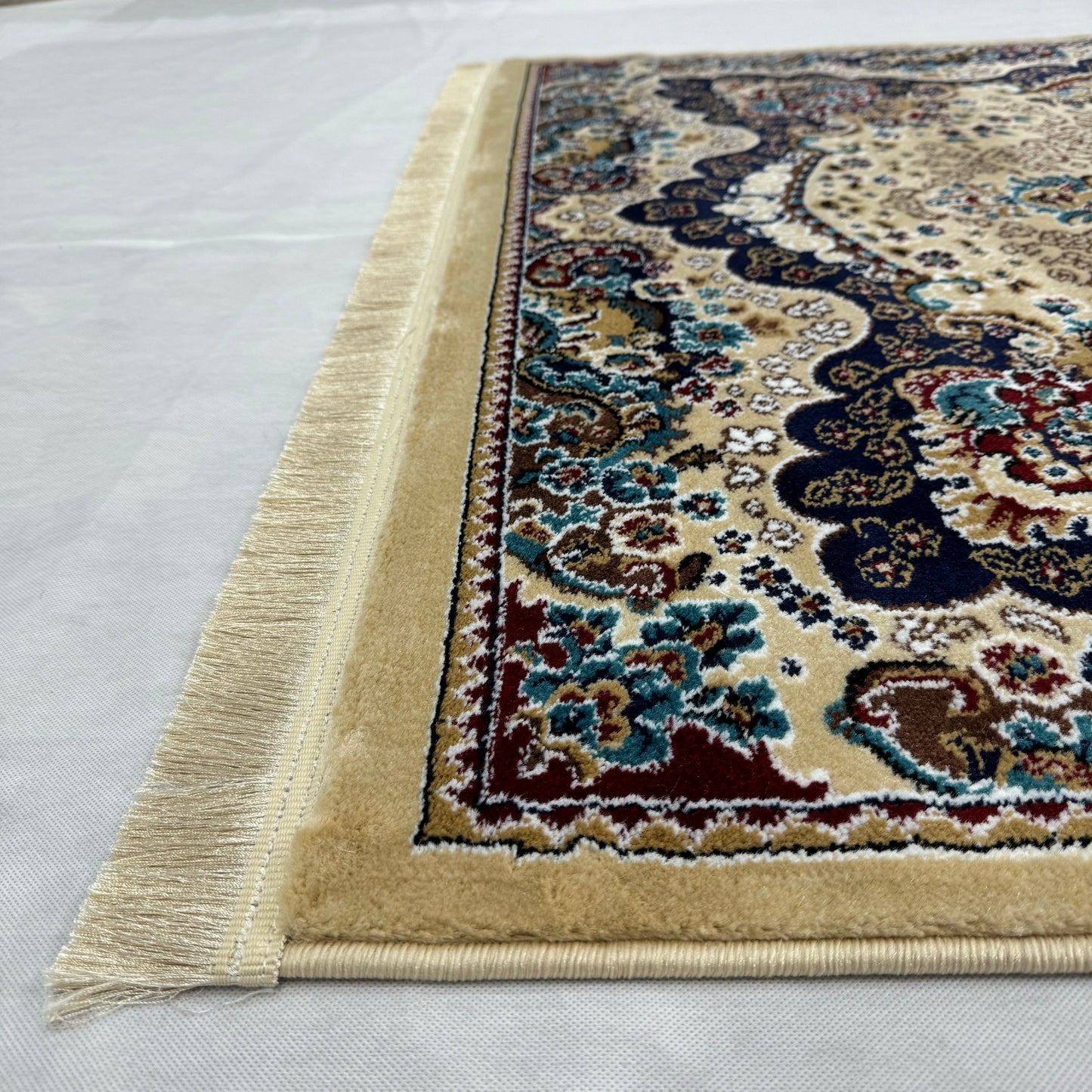 Luxurious Turkish Persia Area Rug - Size 5 ft x 8 ft, Traditional Elegance