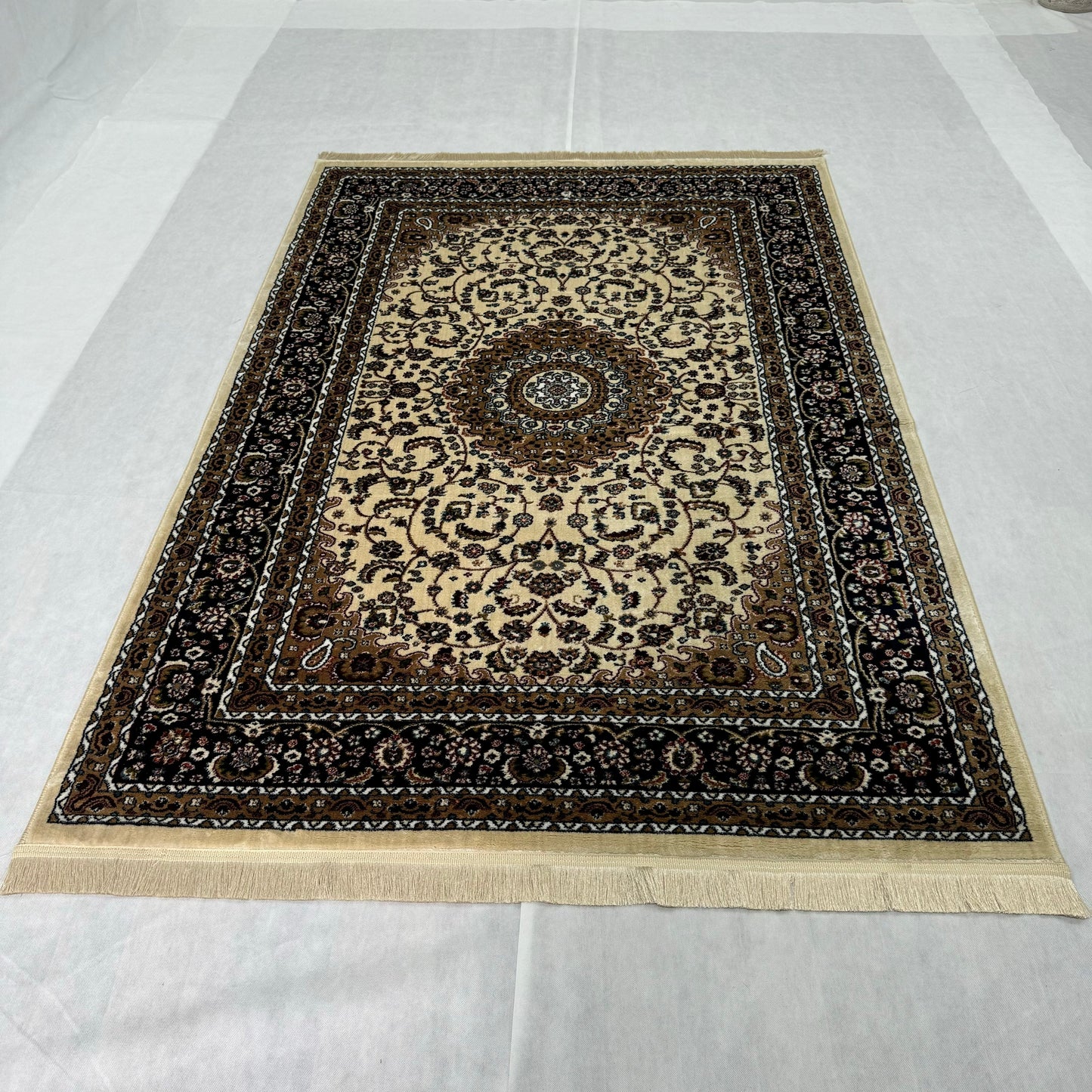 Luxurious Turkish Garnet Area Rug - Intricate Medallion Design, Size 5 ft x 8 ft