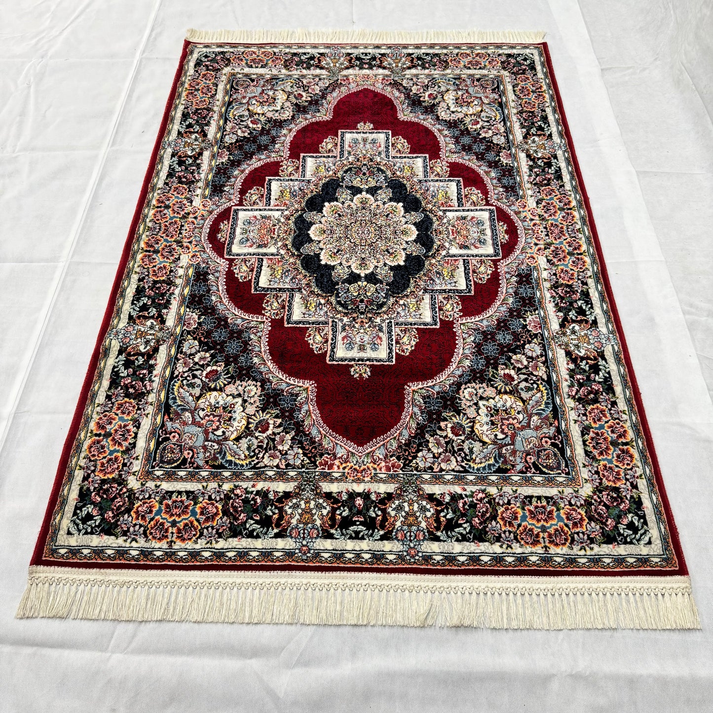 4 ft x 6 ft Persian Rug - Shiraz Majesty Collection - 1000 Reeds - Red & Black Floral Medallion