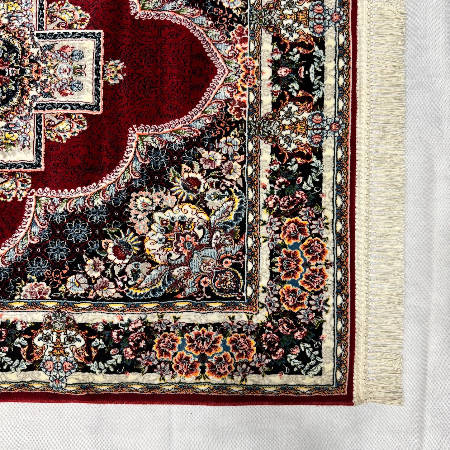 4 ft x 6 ft Persian Rug - Shiraz Majesty Collection - 1000 Reeds - Red & Black Floral Medallion