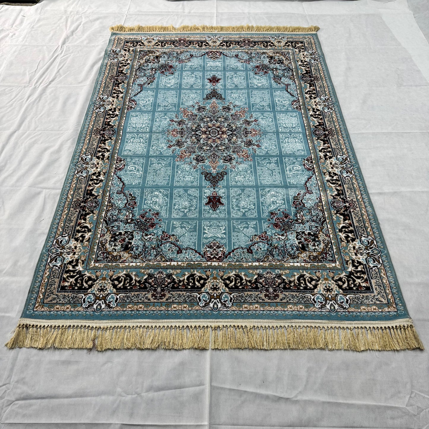 5 ft x 8 ft Persian Rug - Kashan Grace Collection - 500 Reeds - Blue Medallion Traditional Design