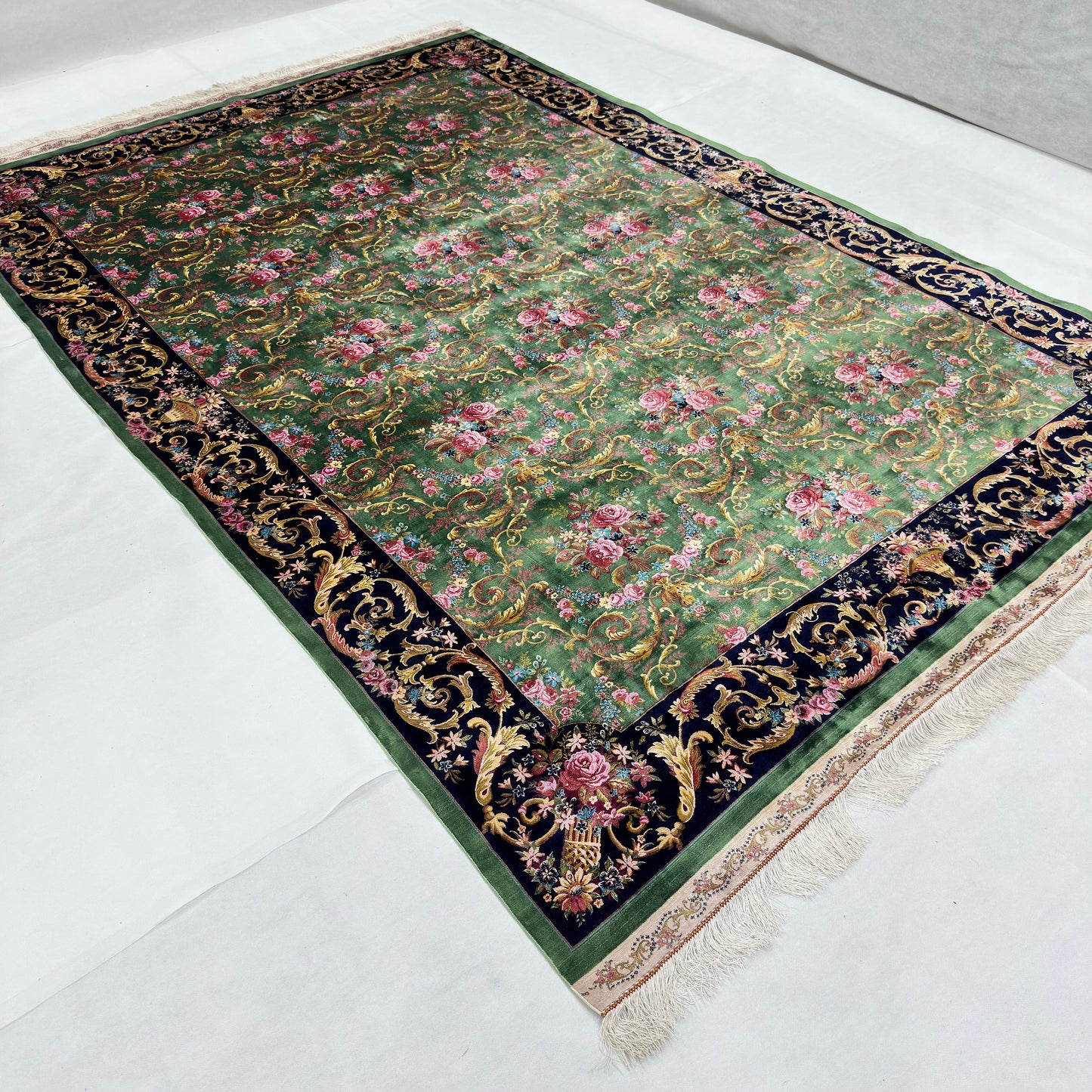 Persian Gol Farangi Floral Pure Silk Abresham Rug 7 ft x 10 ft | 1600 Reed