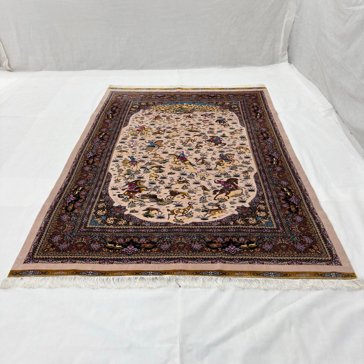 Persian Shekargh Ivory Silk Rug 7 ft x 10 ft | Pure Silk Abresham 1600 Reed