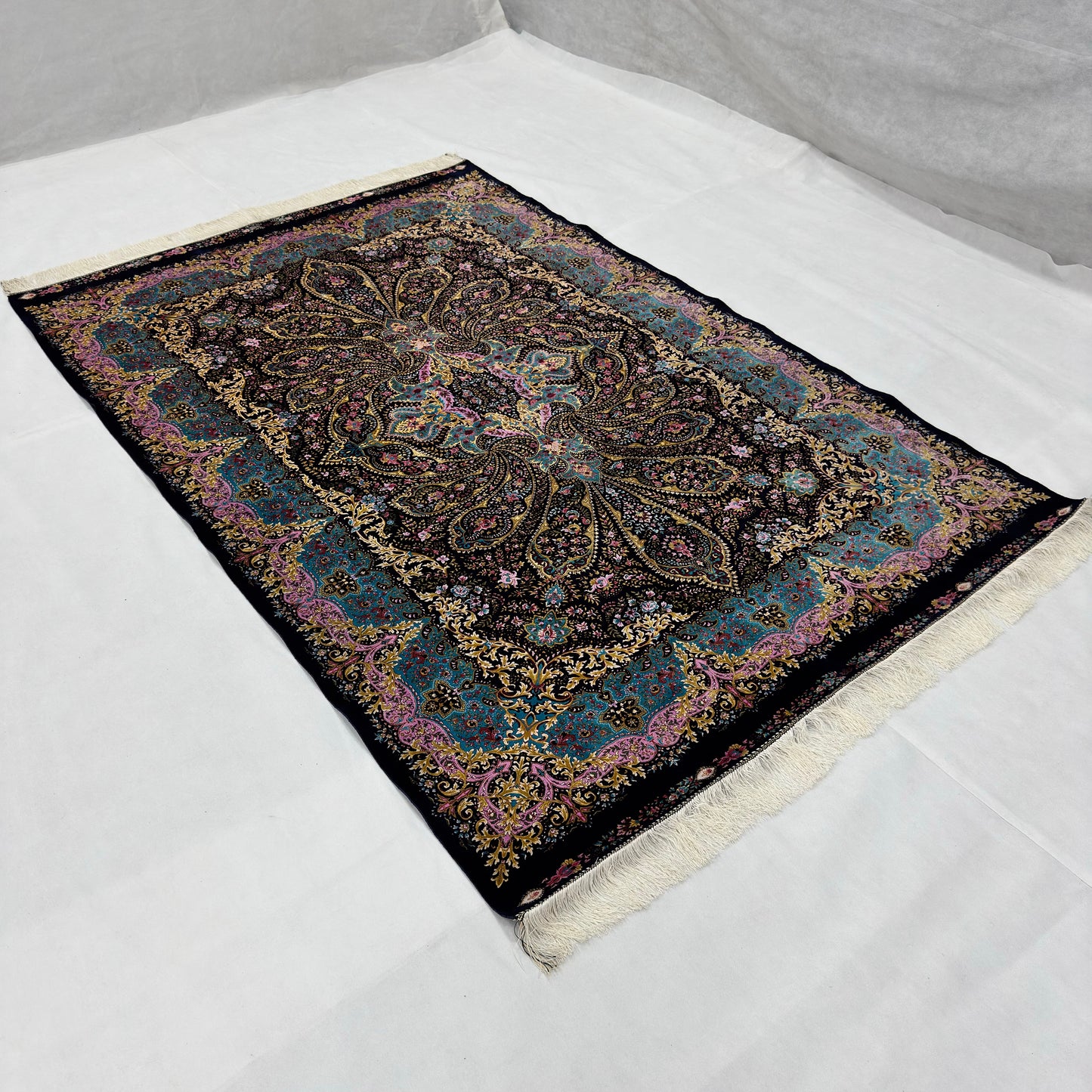 Persian Silk Medallion Rug 5 ft x 8 ft | 1600 Reed Pure Silk Abresham
