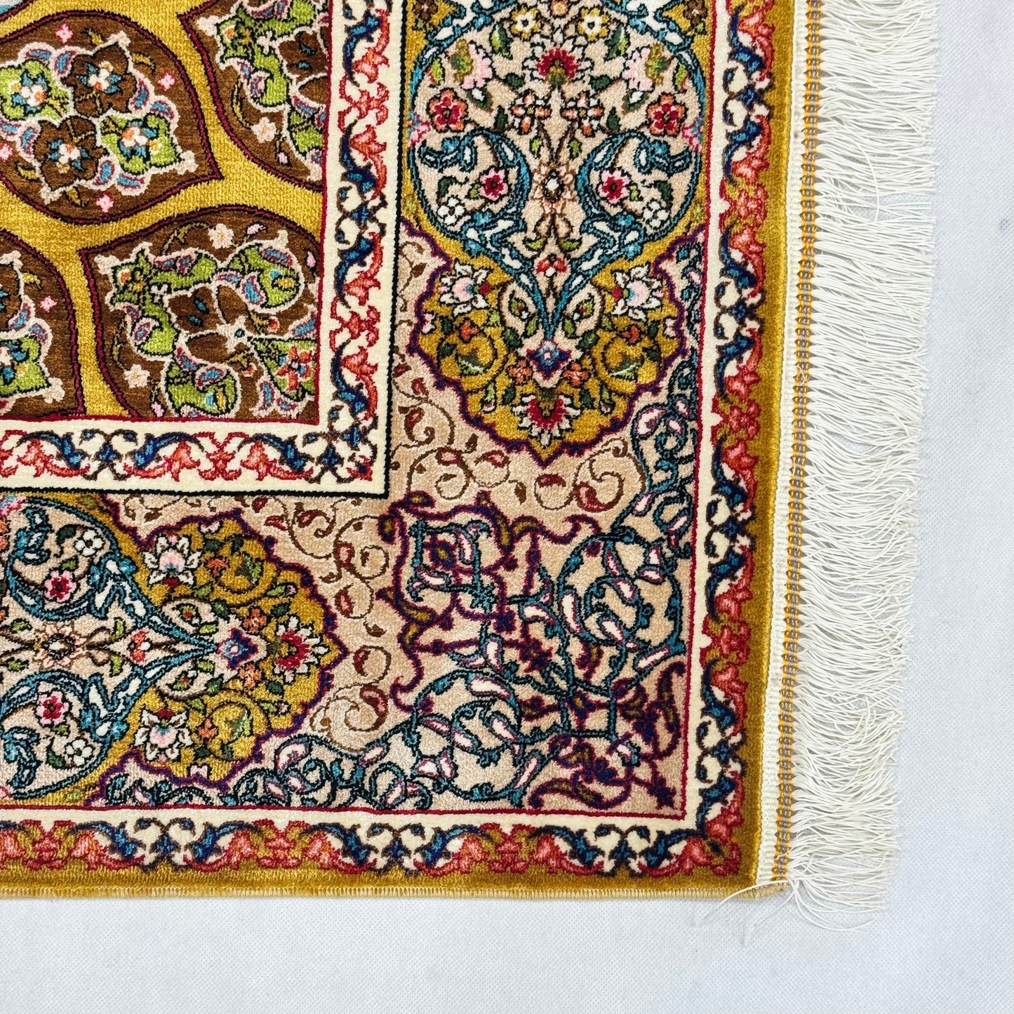 Persian Silk Isfahan Medallion Rug 4 ft x 6 ft | Pure Silk Abresham