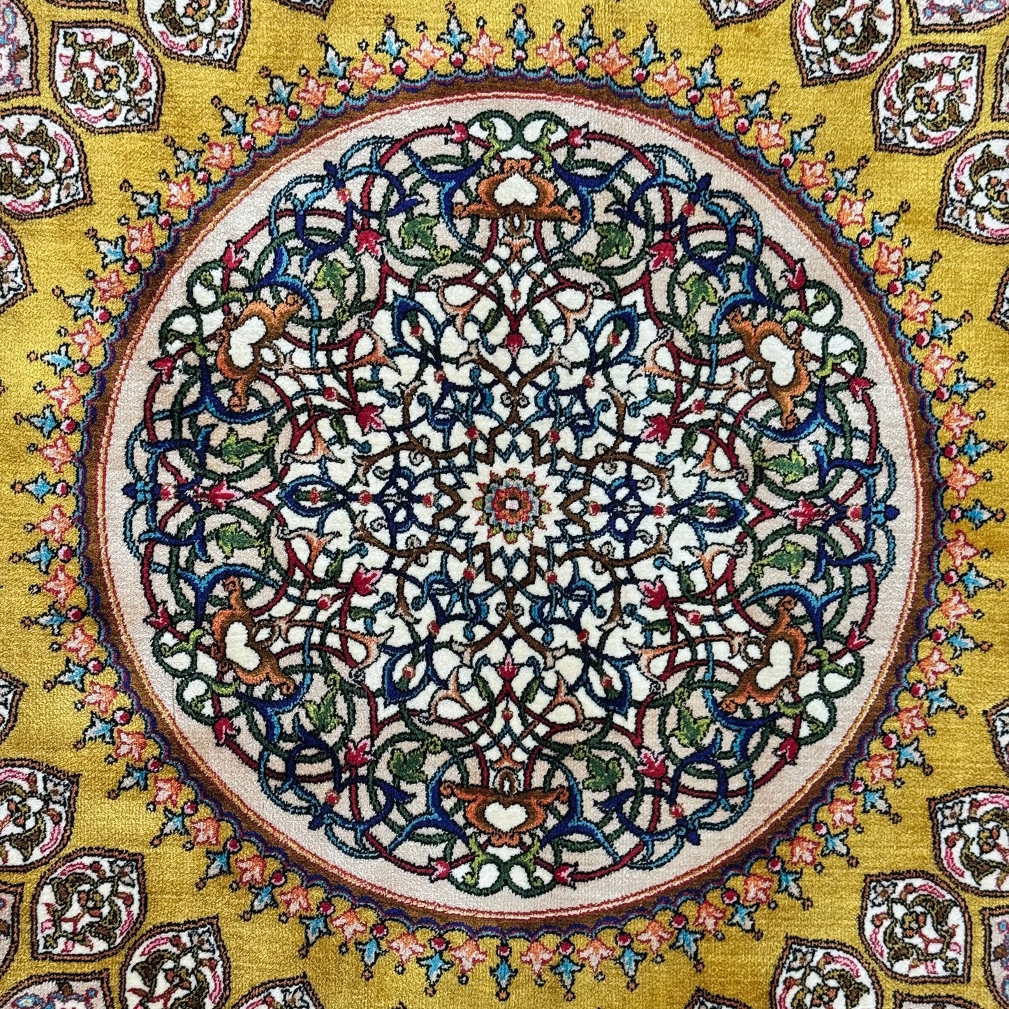 Persian Silk Isfahan Medallion Rug 4 ft x 6 ft | Pure Silk Abresham