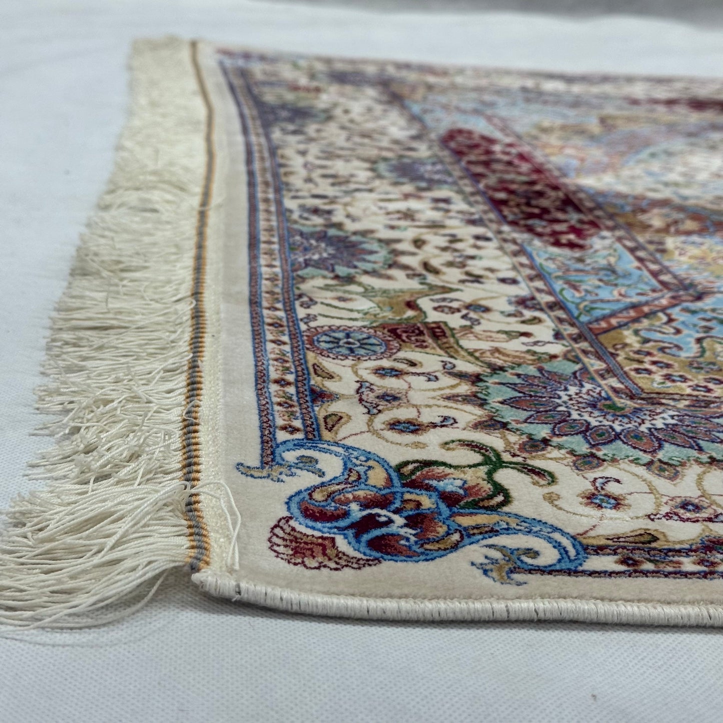 Persian Silk Abresham Medallion Rug 4 ft x 6 ft | 1600 Reed Machine-Made Iran