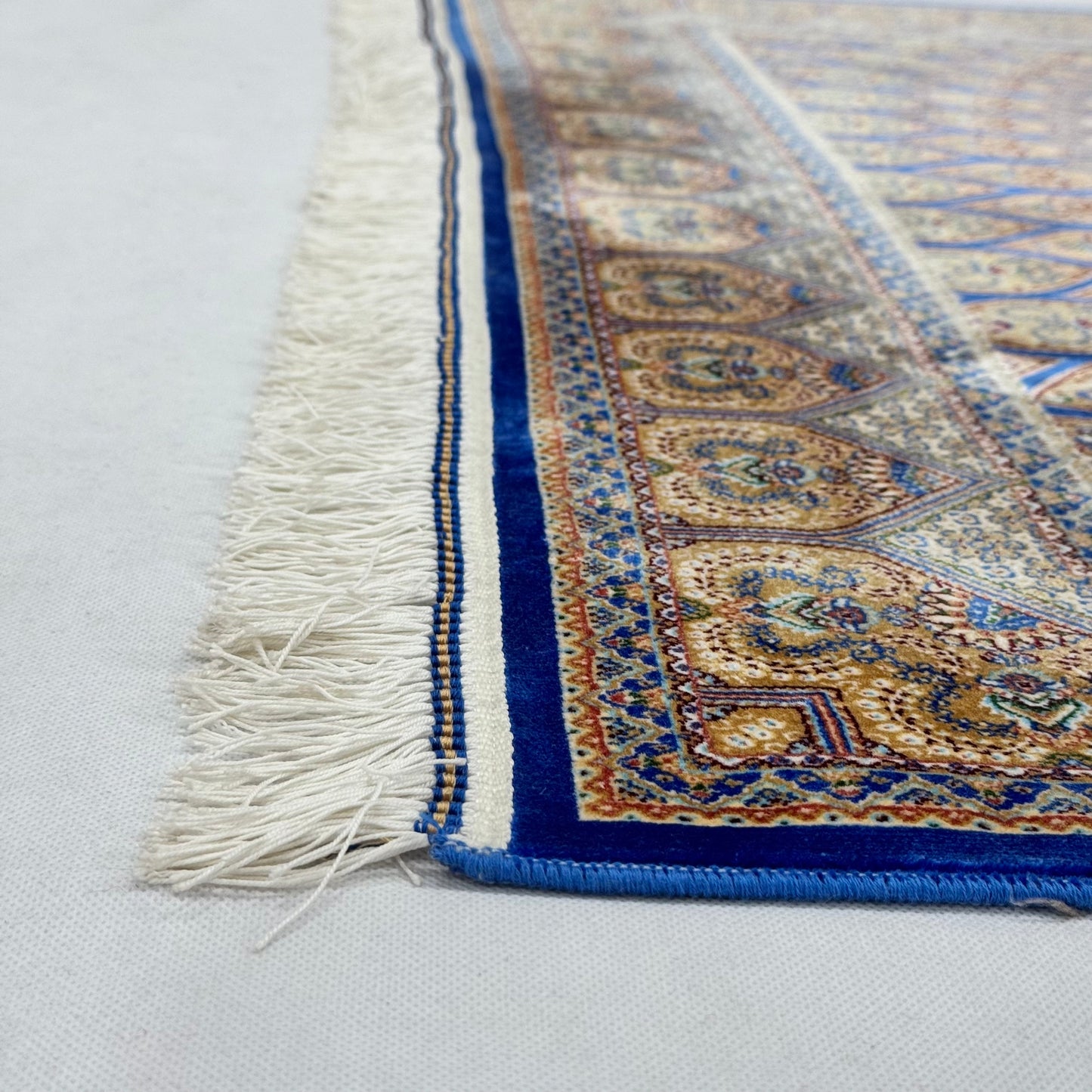 Persian Silk Medallion Rug 4 ft x 6 ft | 1600 Reed Pure Silk Abresham