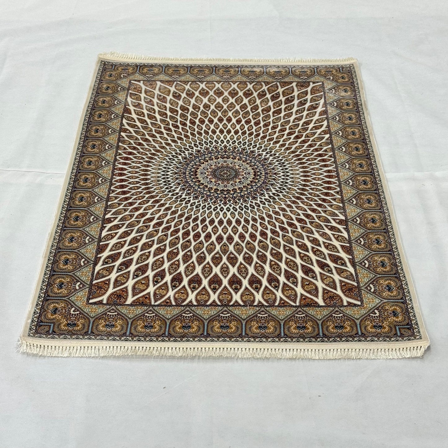 Persian Silk Gonbad Sunburst Rug 3 ft x 5 ft | 1600 Reeds