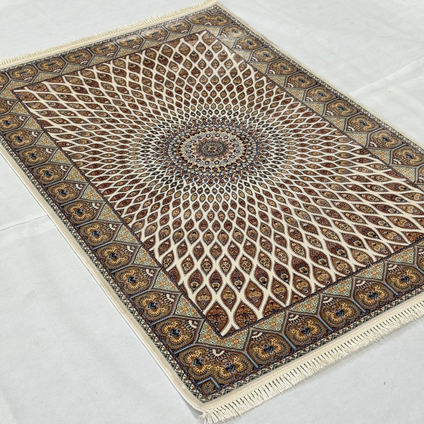 Persian Silk Gonbad Sunburst Rug 3 ft x 5 ft | 1600 Reeds
