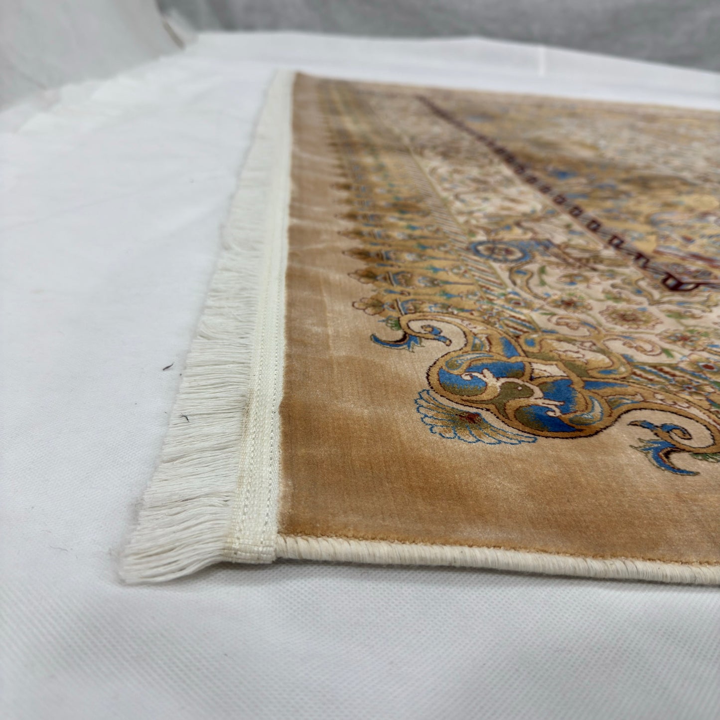 Persian Isfahan Medallion Pure Silk Abresham Rug 7 ft x 10 ft | 1600 Reed
