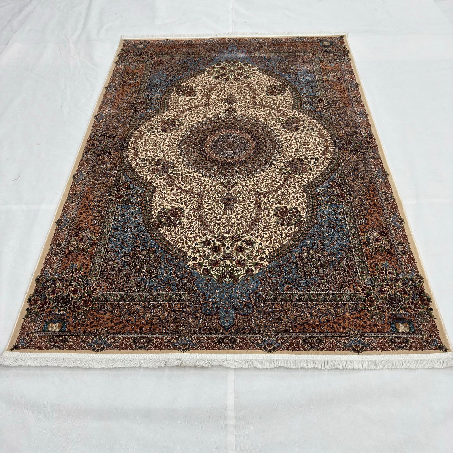 Persian Silk Abresham Medallion Rug 5 ft x 8 ft | 1600 Reed Machine-Made