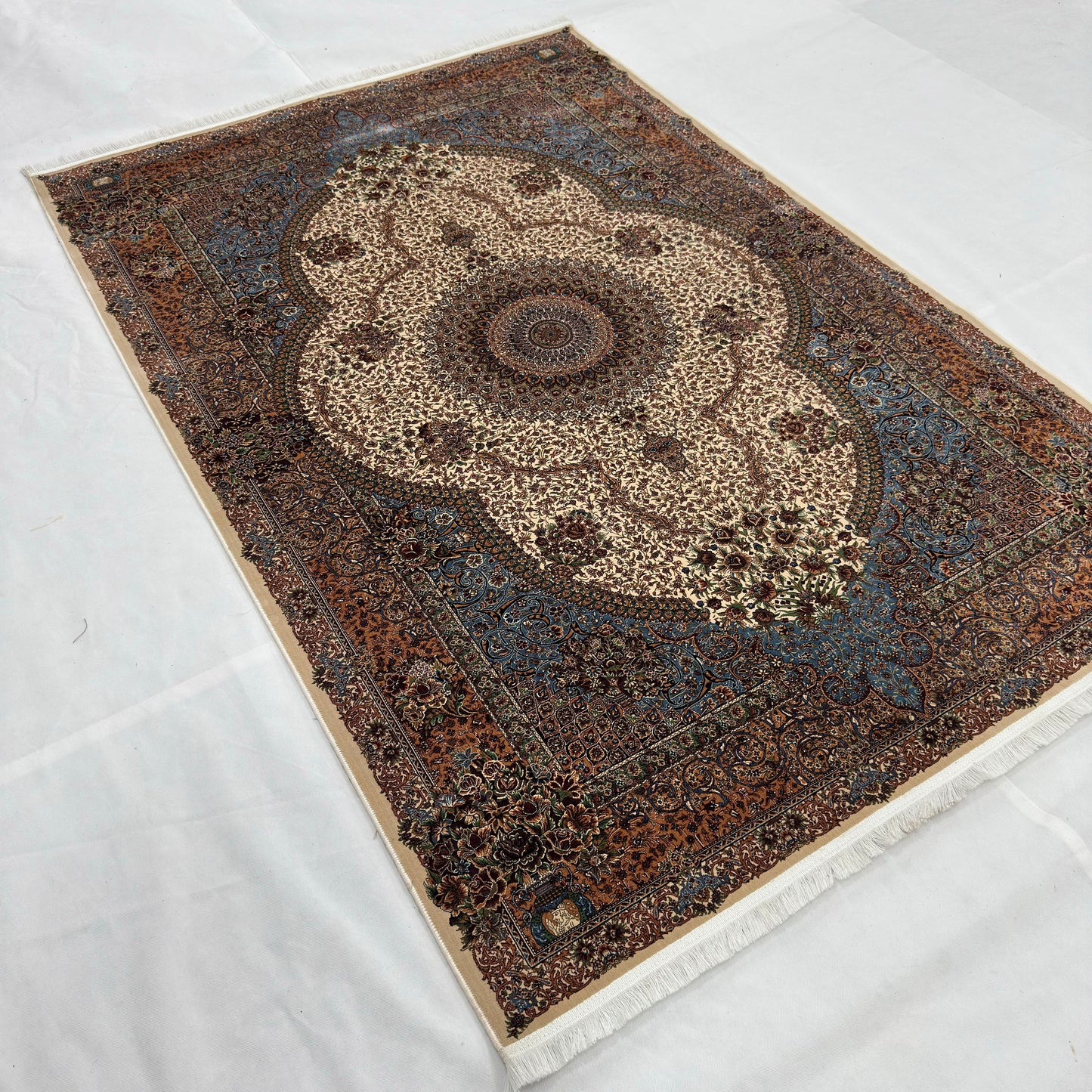 Persian Silk Abresham Medallion Rug 5 ft x 8 ft | 1600 Reed Machine-Made