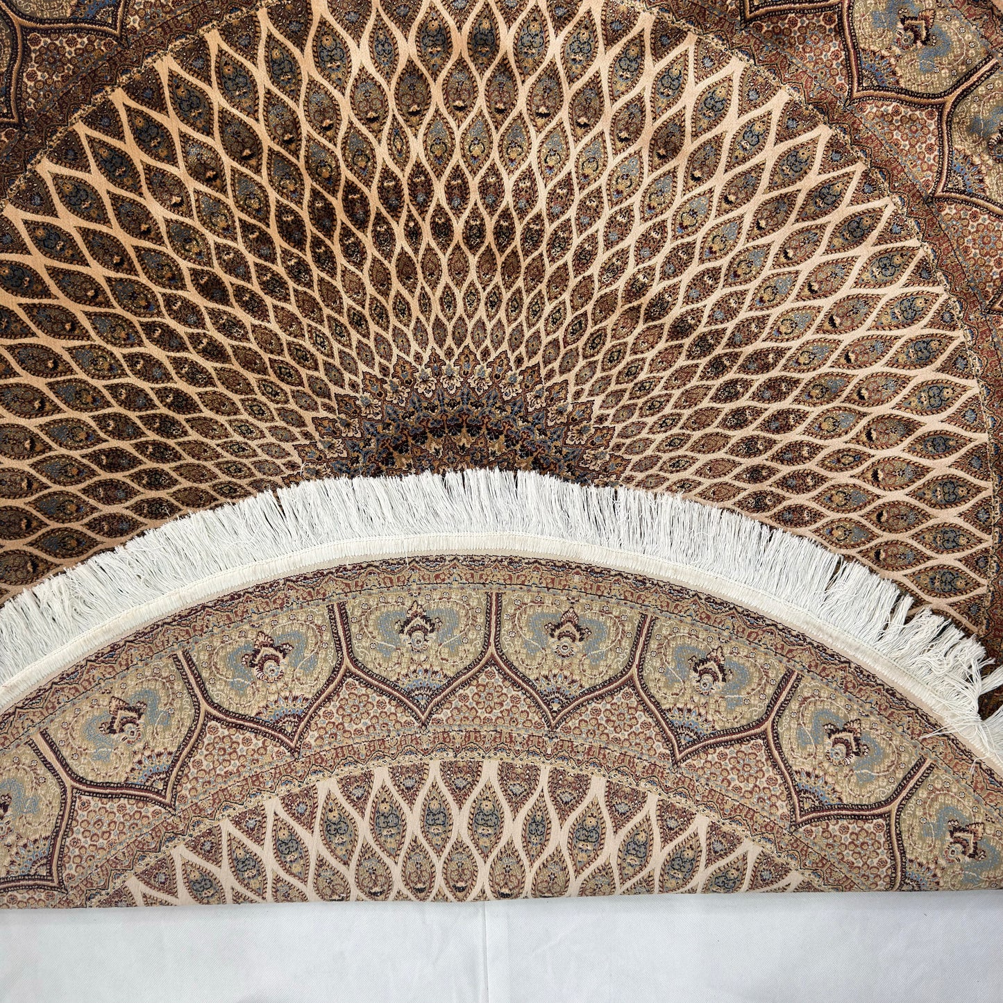 Persian Silk Round Rug | Pure Silk Abresham | 5 ft x 5 ft | 1600 Reeds