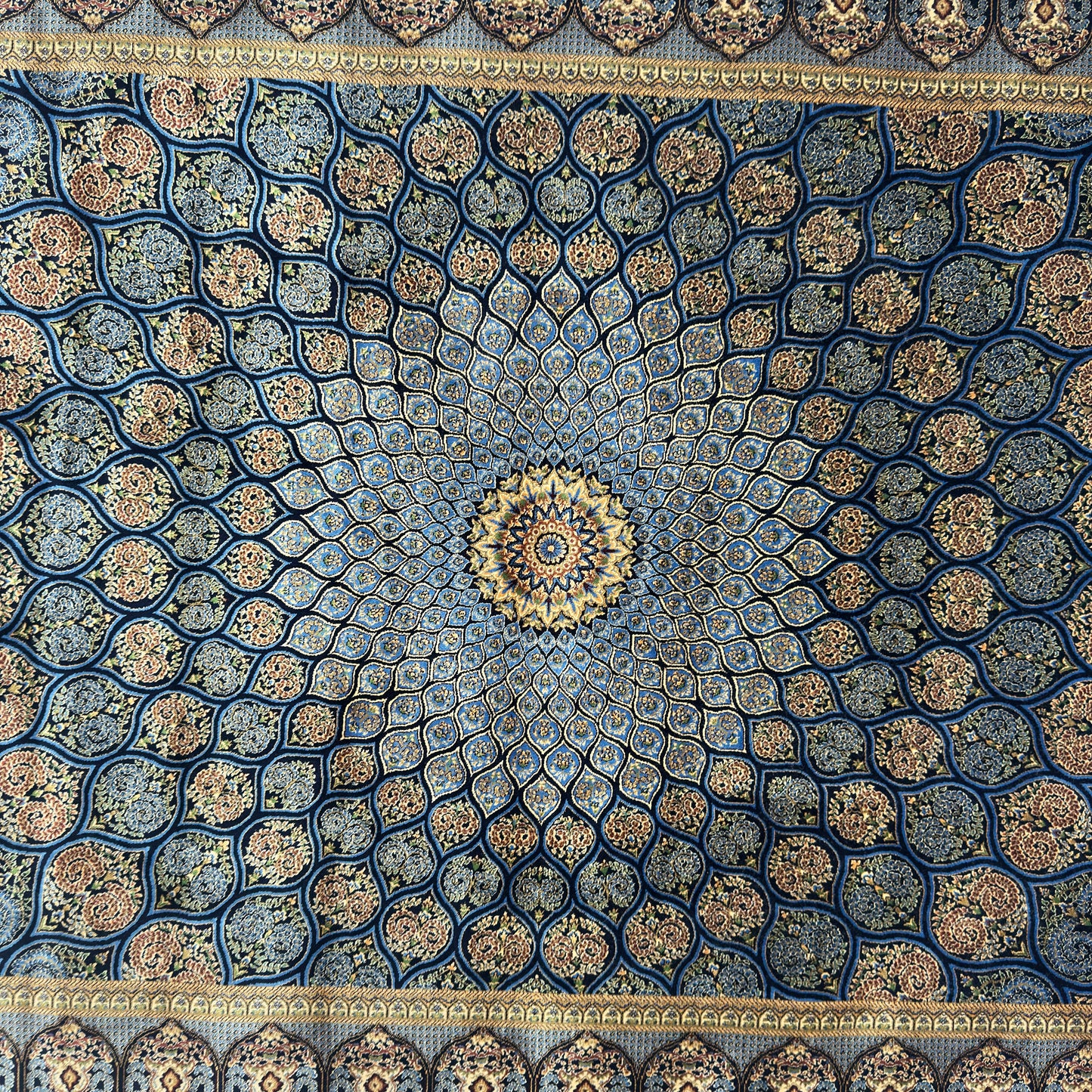 Persian Silk Medallion Rug 4 ft x 6 ft | 1600 Reed Pure Silk Abresham
