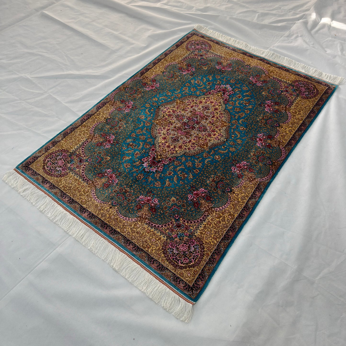 Persian Silk Tabriz Floral Medallion Rug 3 ft x 5 ft | 1600 Reeds