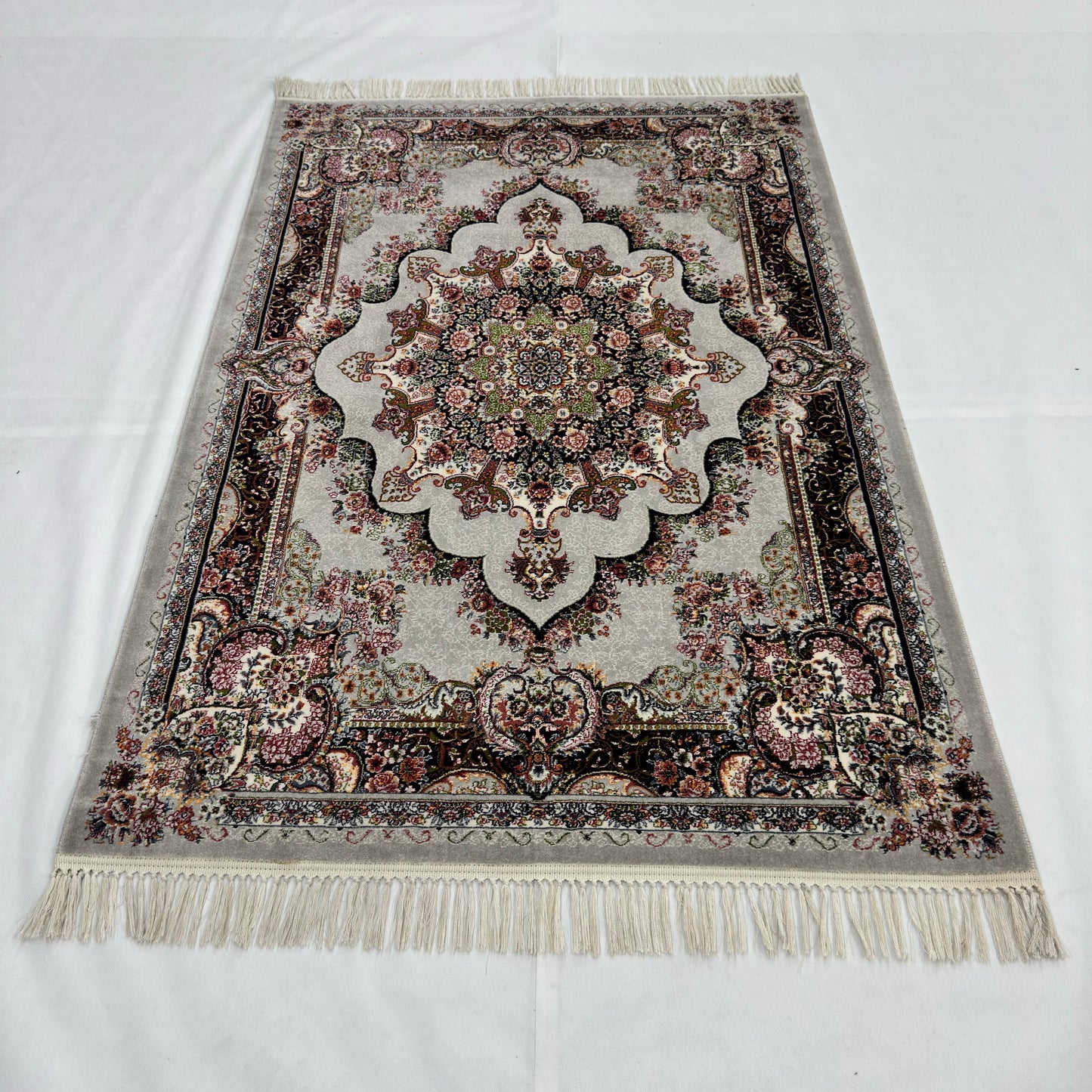 4 ft x 6 ft Persian Floral Medallion Acrylic Rug | 700 Reed Machine-Made Carpet