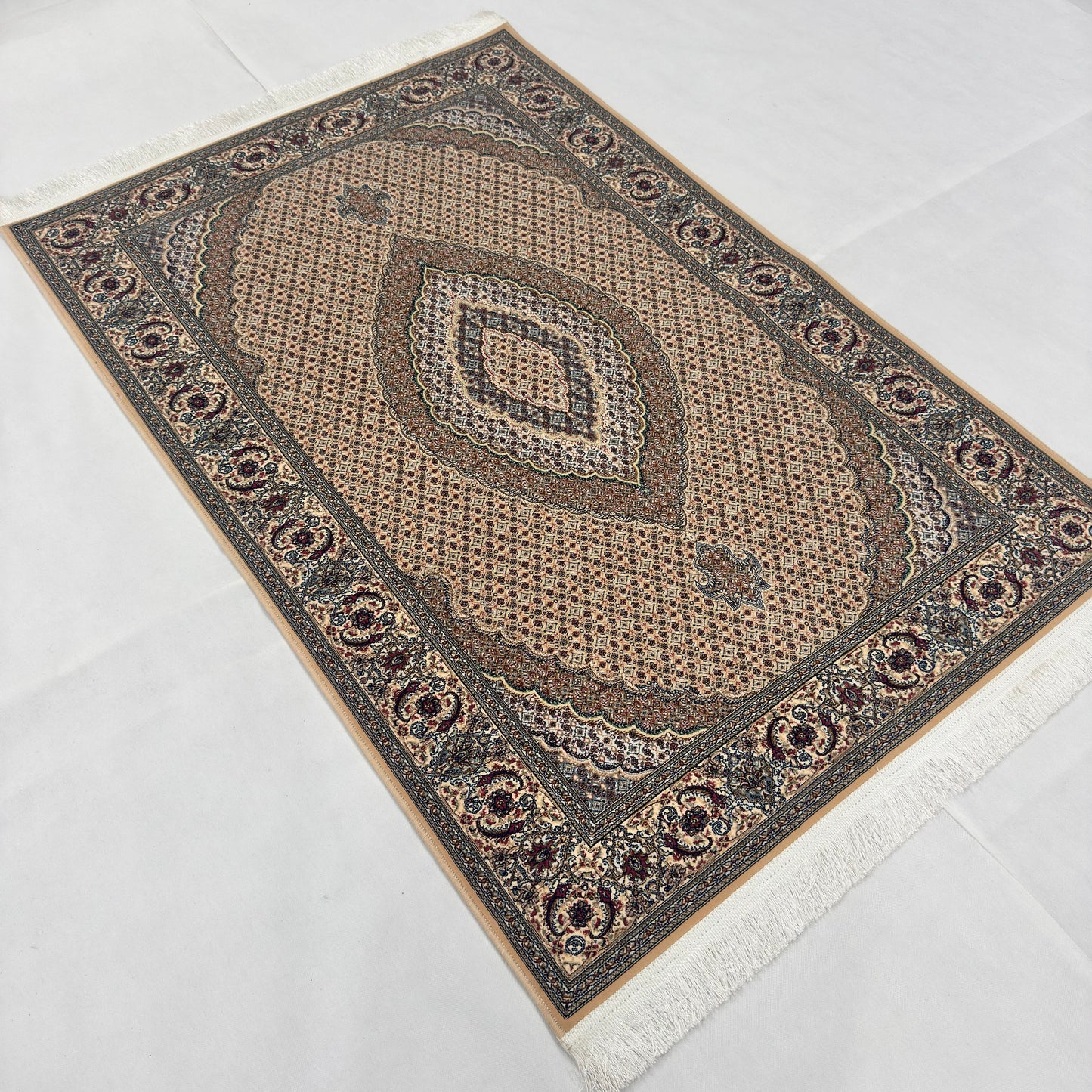 Persian Silk Mahi Medallion Rug 3 ft x 5 ft | 1600 Reeds